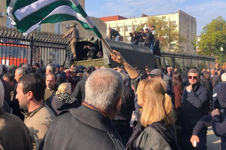 Протестувальники в Абхазії